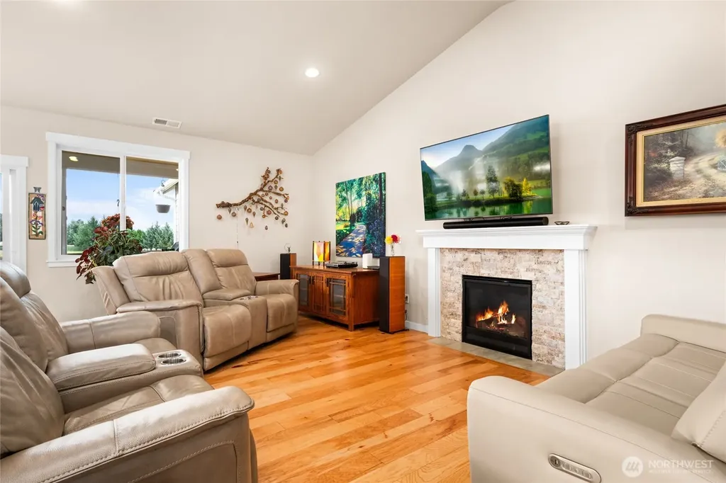 1668 River Walk Lane Burlington WA 98233