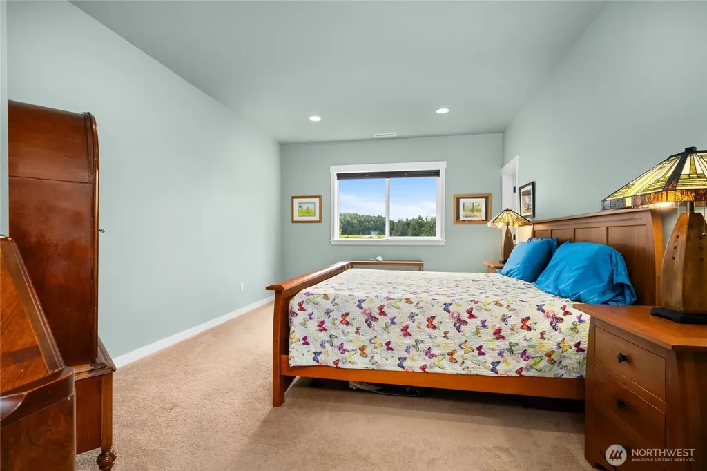 1668 River Walk Lane Burlington WA 98233