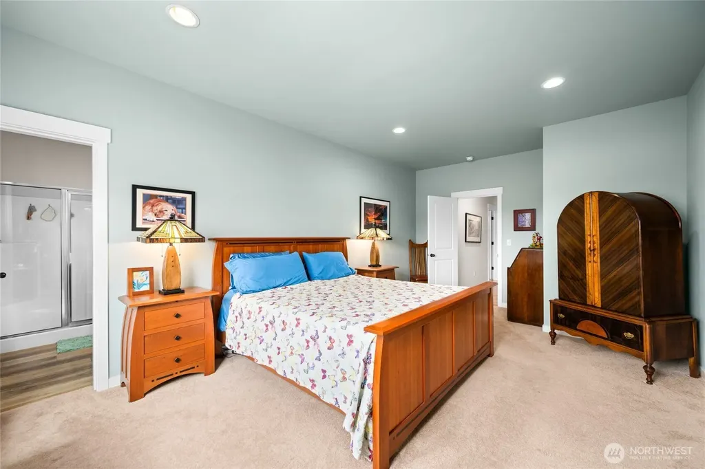 1668 River Walk Lane Burlington WA 98233