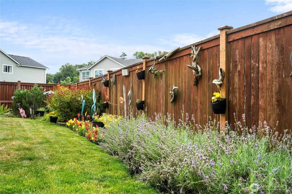 1668 River Walk Lane Burlington WA 98233