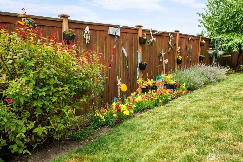 1668 River Walk Lane Burlington WA 98233