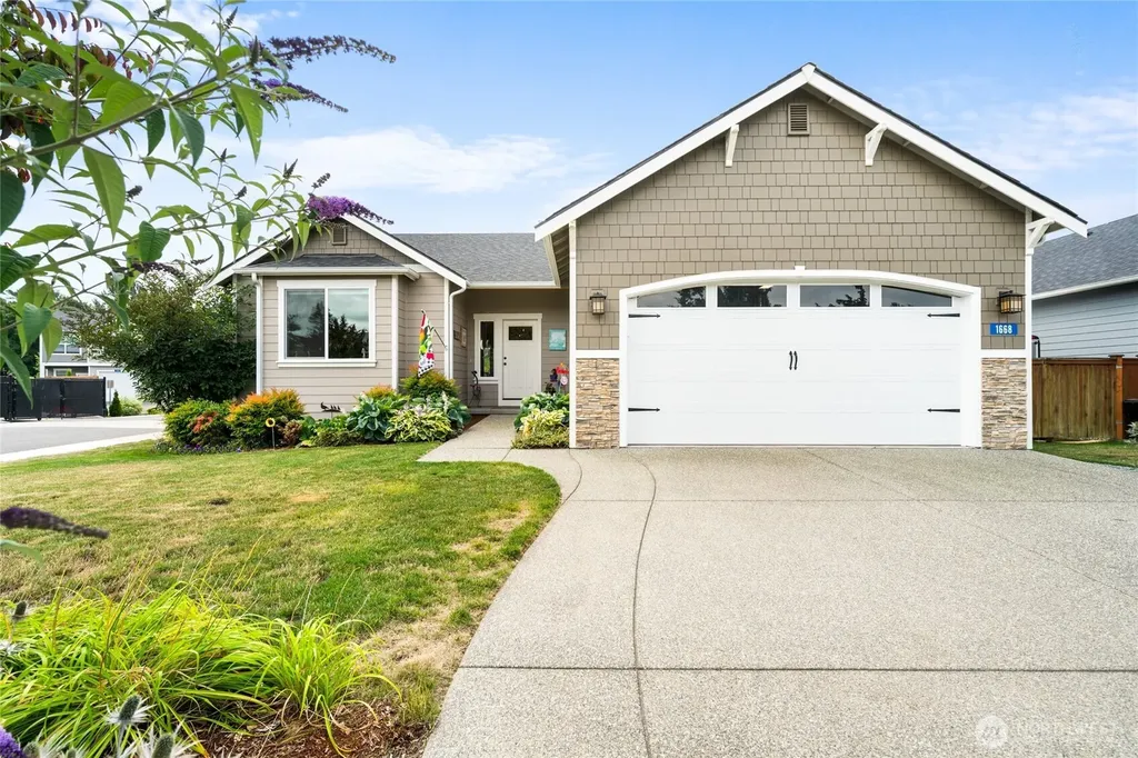 1668 River Walk Lane Burlington WA 98233