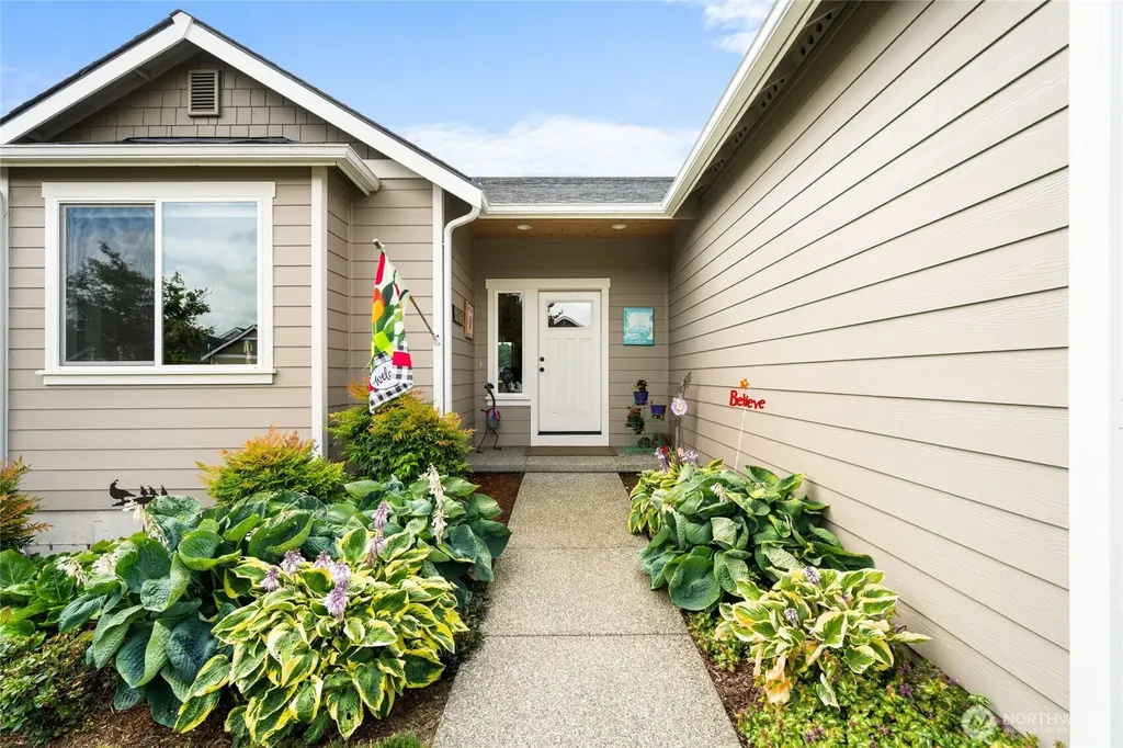 1668 River Walk Lane Burlington WA 98233