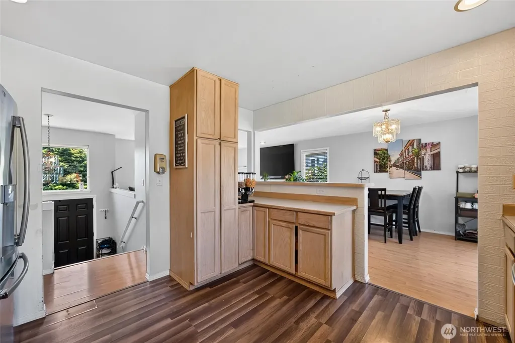 12516 SE 225th Court Kent WA 98031