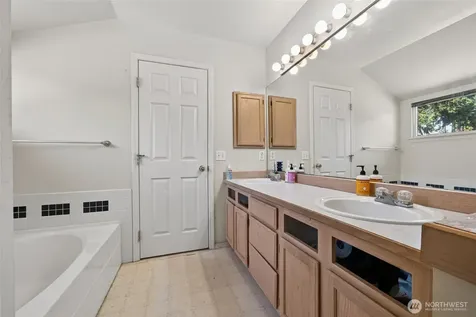 12516 SE 225th Court Kent WA 98031