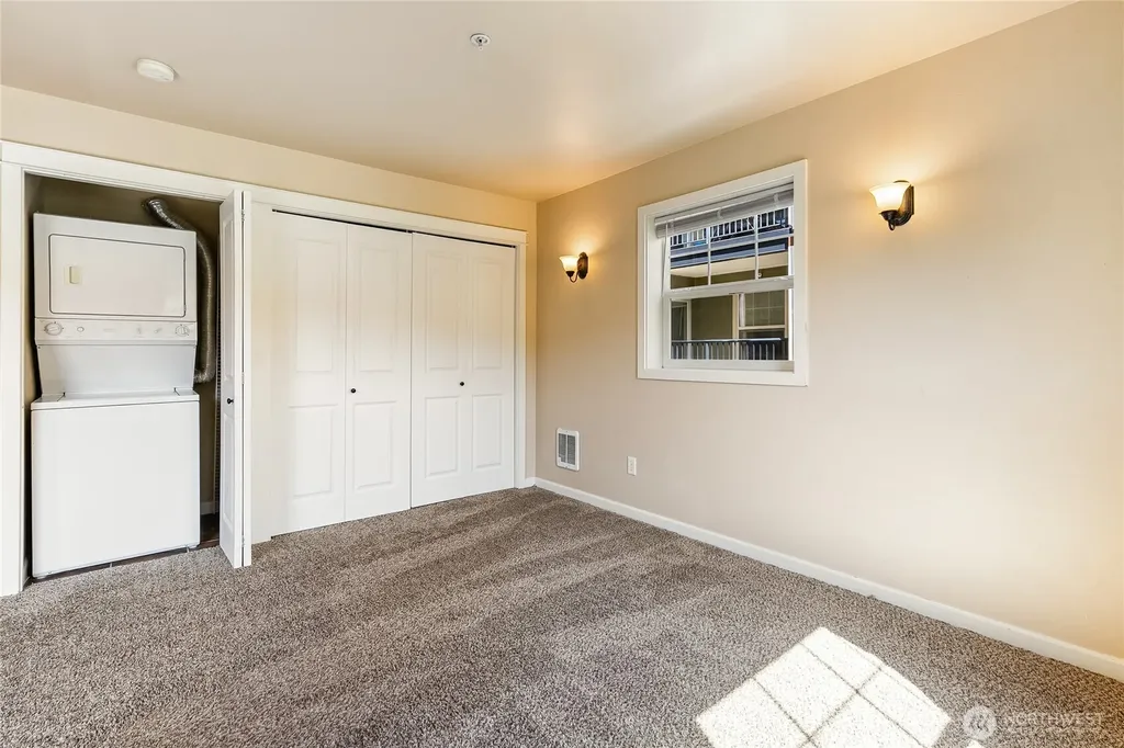 690 32nd Street Bellingham WA 98225