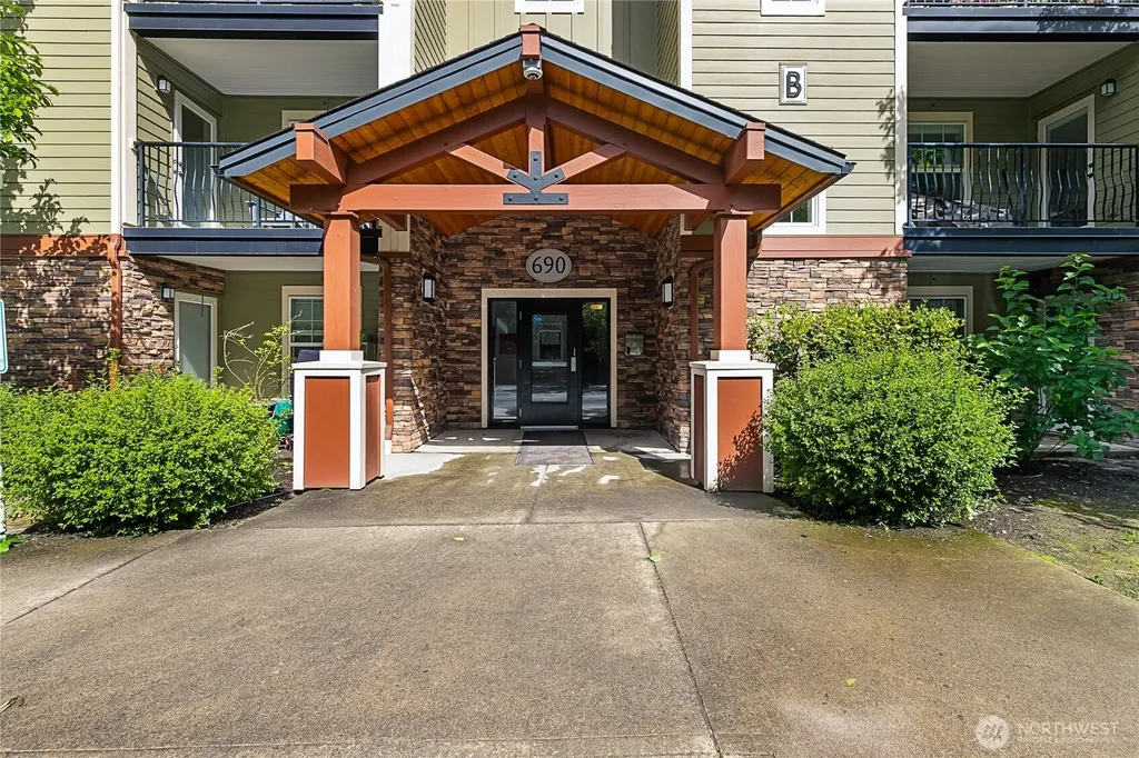 690 32nd Street Bellingham WA 98225