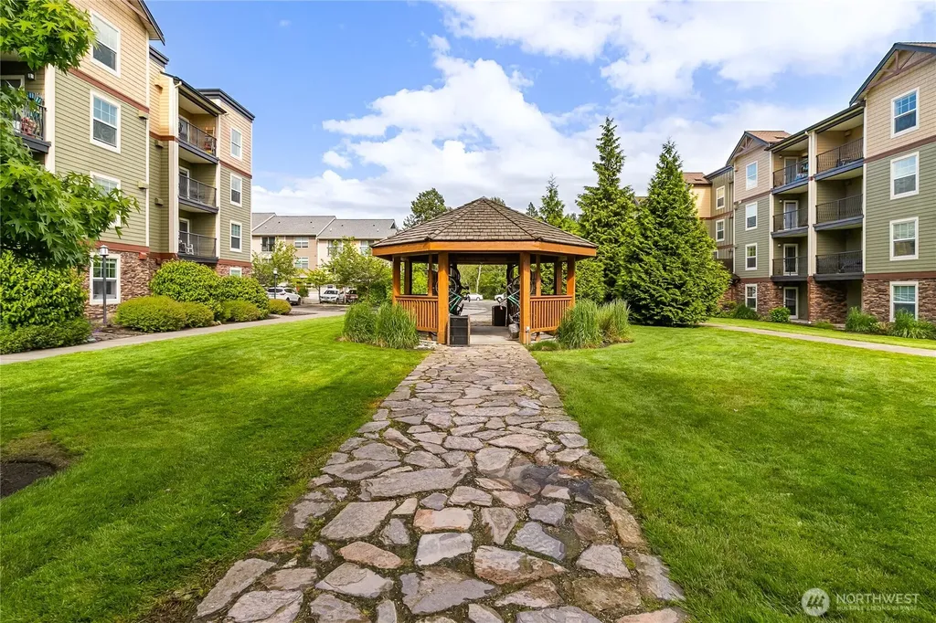 690 32nd Street Bellingham WA 98225