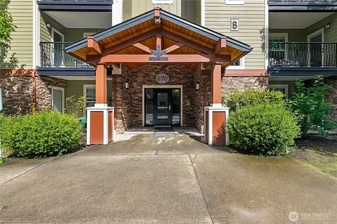 690 32nd Street Bellingham WA 98225