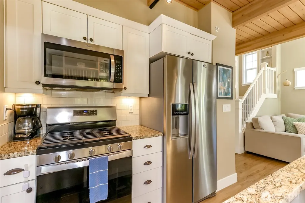 30914 6th Lane SW Federal Way WA 98023