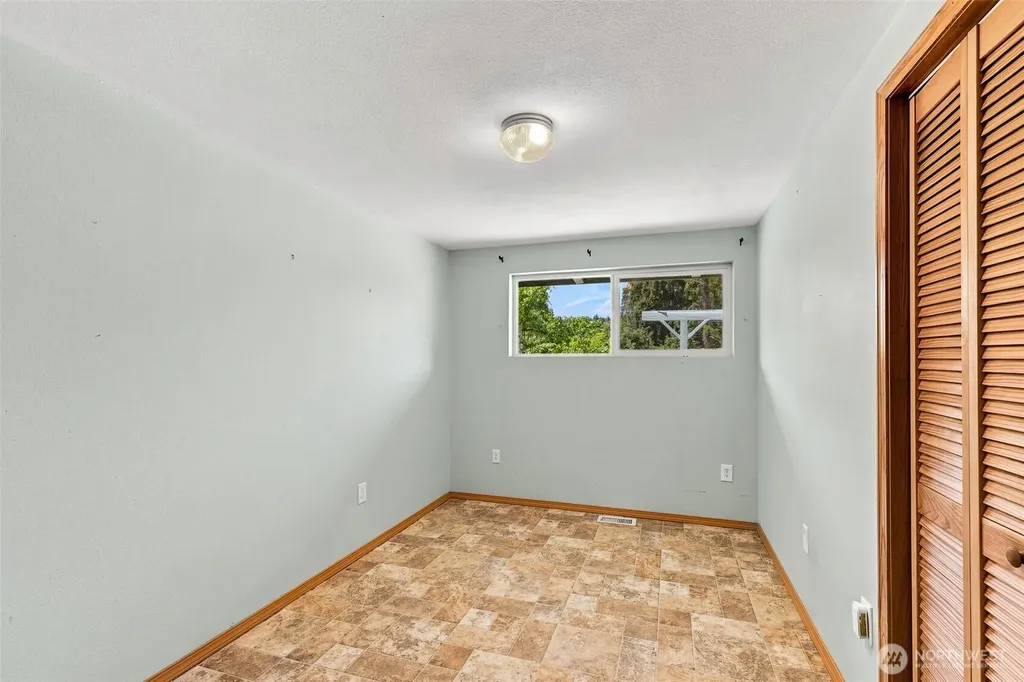 16456 Thorpe Road NE Poulsbo WA 98370