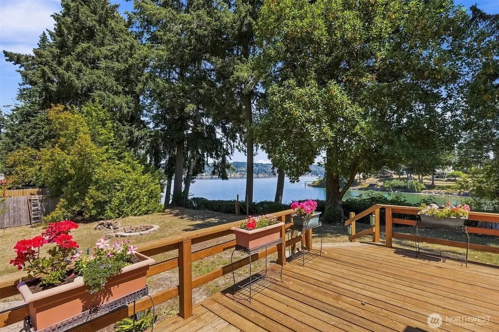 16456 Thorpe Road NE Poulsbo WA 98370