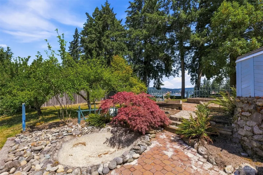 16456 Thorpe Road NE Poulsbo WA 98370