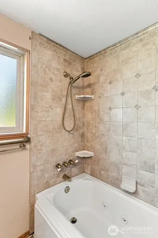 16456 Thorpe Road NE Poulsbo WA 98370