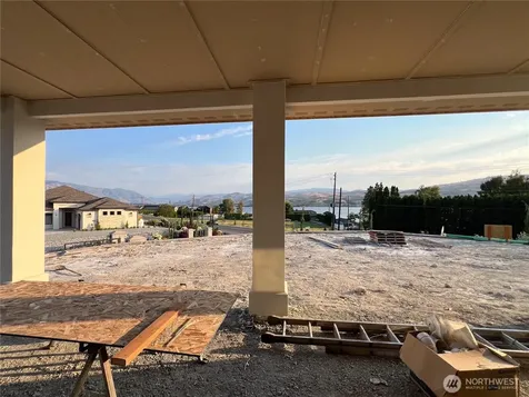 21 Loretta Lane Chelan WA 98816