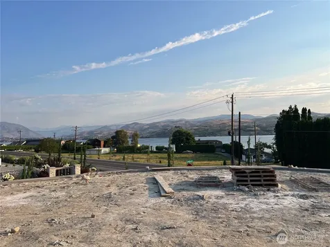 21 Loretta Lane Chelan WA 98816