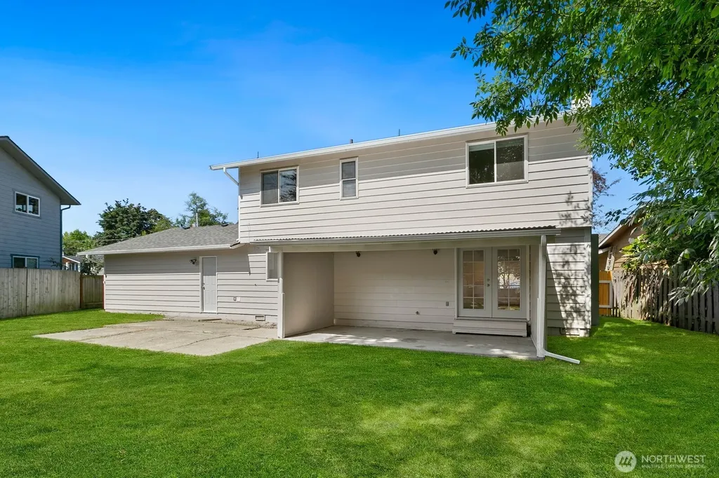 25926 13th Place S Des Moines WA 98198