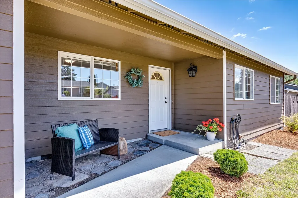 19782 Mosjon Circle NE Poulsbo WA 98370