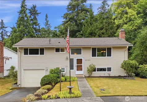 22703 38th Avenue W Mountlake Terrace WA 98043