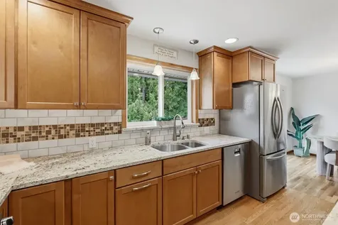 22703 38th Avenue W Mountlake Terrace WA 98043