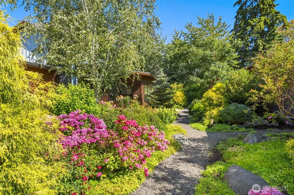175 Wood Avenue SW Bainbridge Island WA 98110