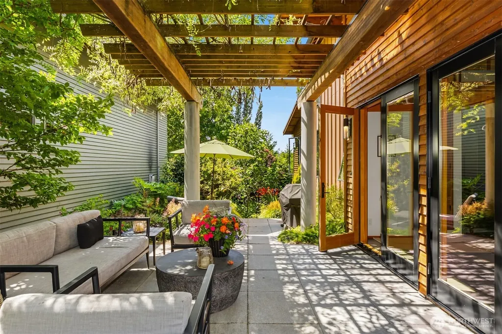 175 Wood Avenue SW Bainbridge Island WA 98110
