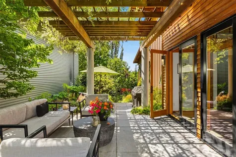 175 Wood Avenue SW Bainbridge Island WA 98110