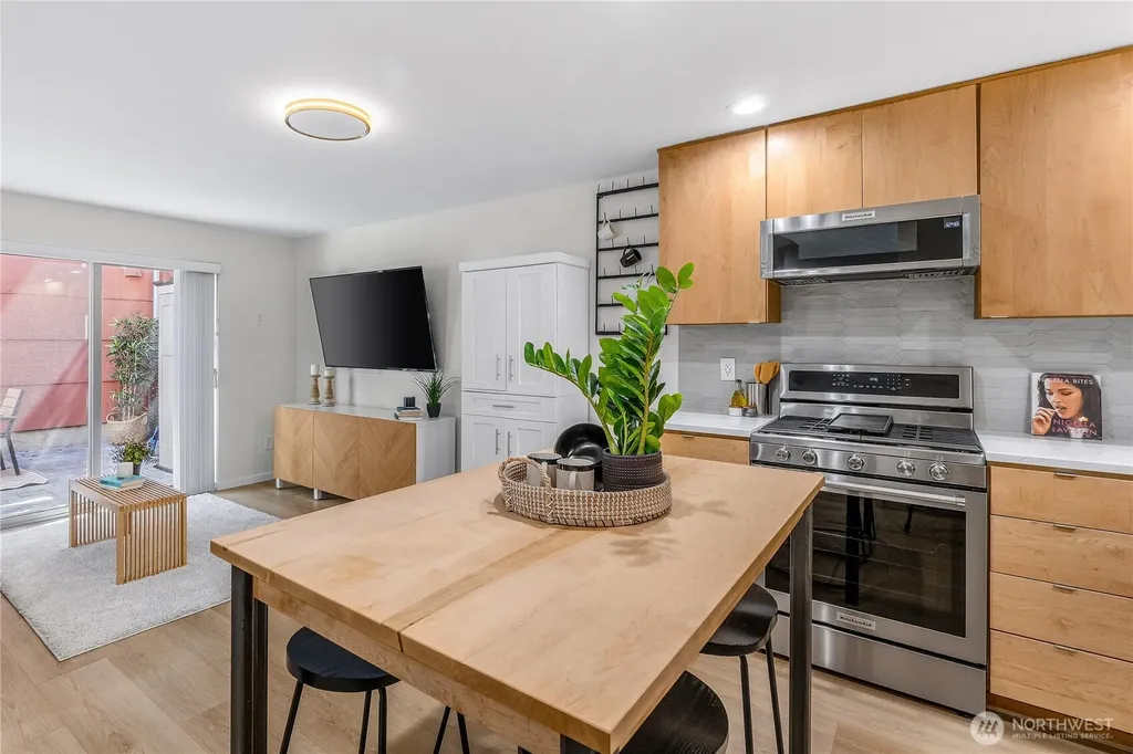 9229 17th Avenue SW Seattle WA 98106