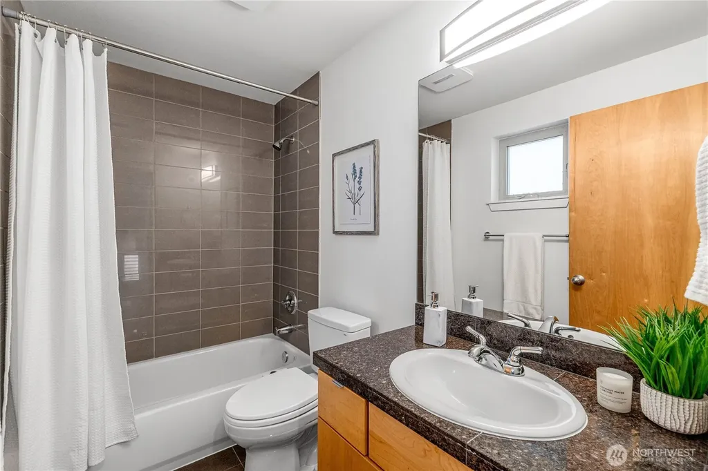 9229 17th Avenue SW Seattle WA 98106