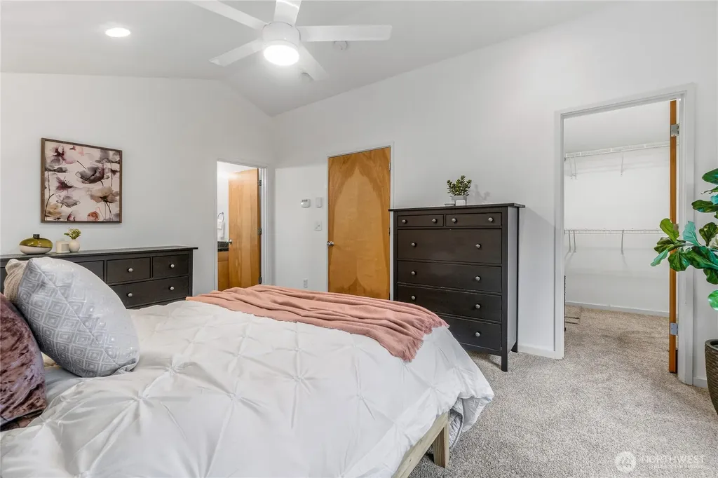 9229 17th Avenue SW Seattle WA 98106