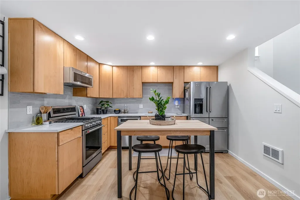 9229 17th Avenue SW Seattle WA 98106