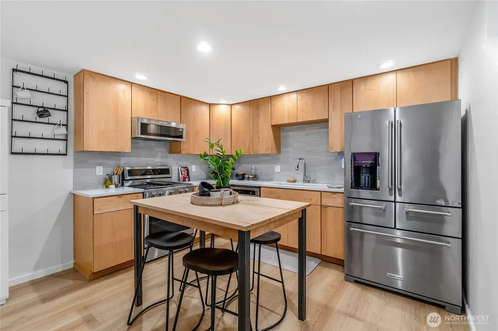 9229 17th Avenue SW Seattle WA 98106