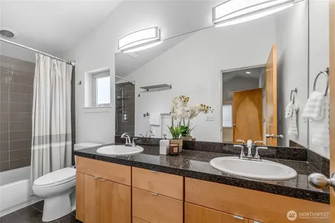 9229 17th Avenue SW Seattle WA 98106