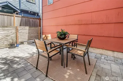 9229 17th Avenue SW Seattle WA 98106