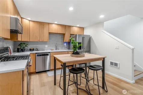 9229 17th Avenue SW Seattle WA 98106