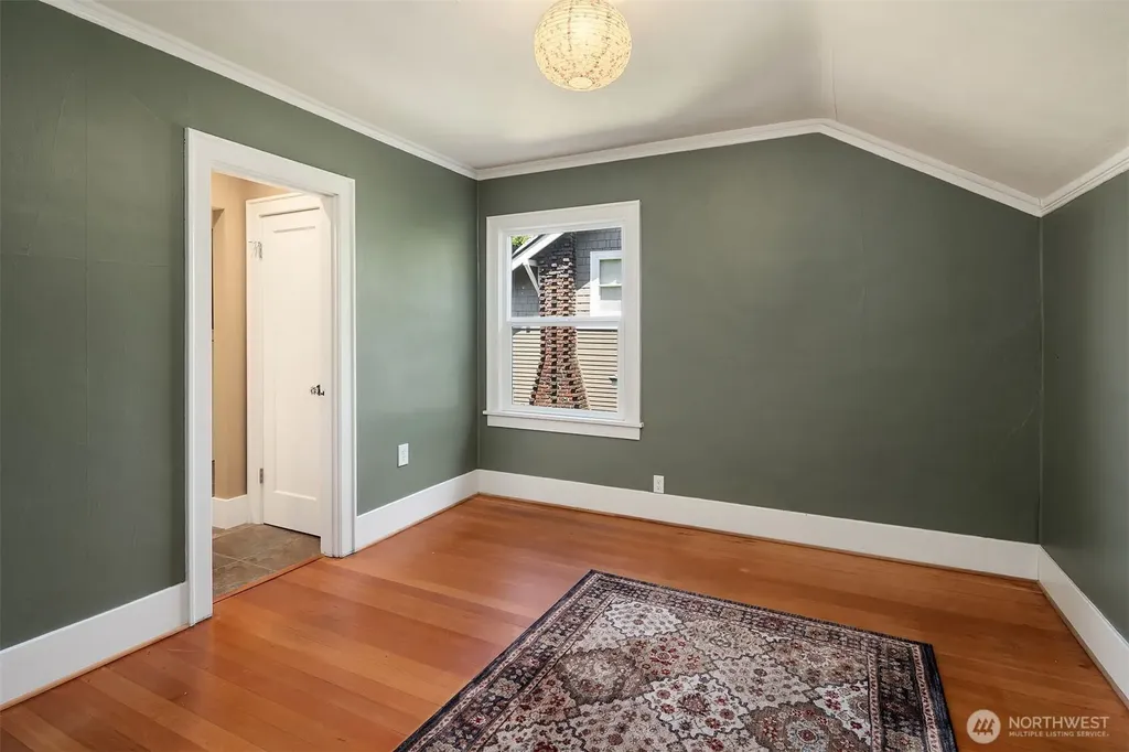 6702 5th Avenue NW Seattle WA 98117