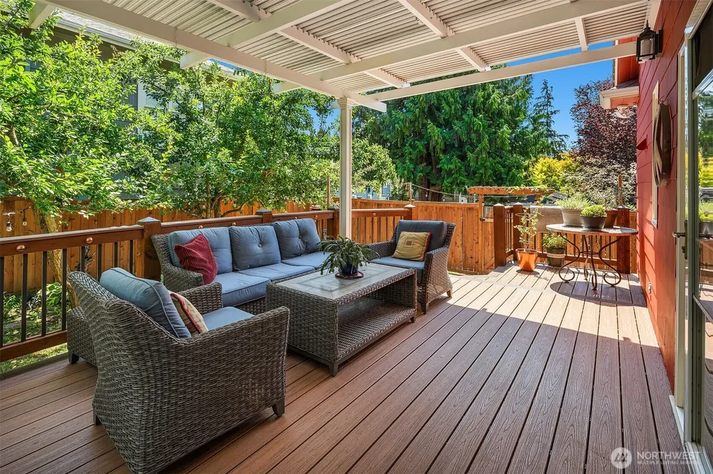 6702 5th Avenue NW Seattle WA 98117