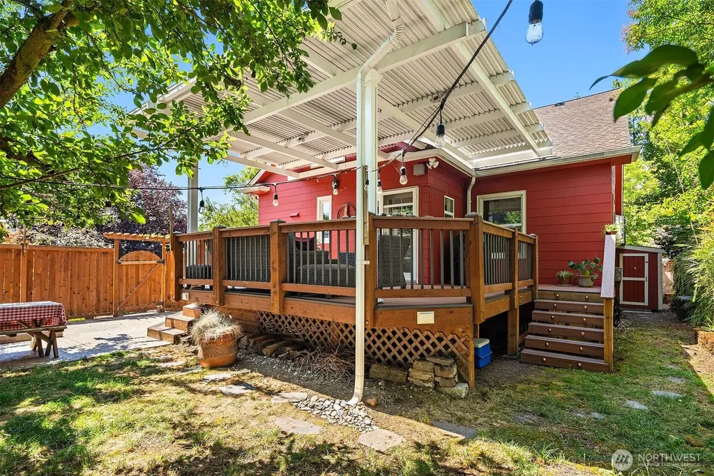 6702 5th Avenue NW Seattle WA 98117