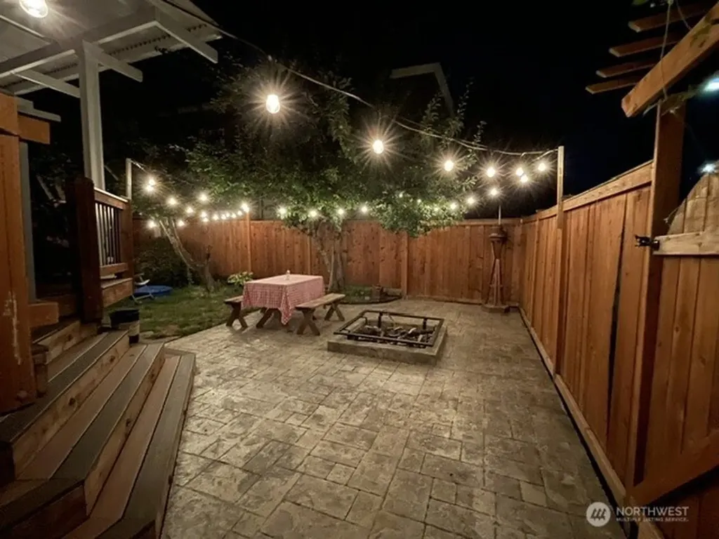 6702 5th Avenue NW Seattle WA 98117