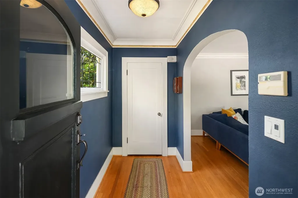 6702 5th Avenue NW Seattle WA 98117