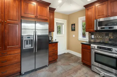 6702 5th Avenue NW Seattle WA 98117