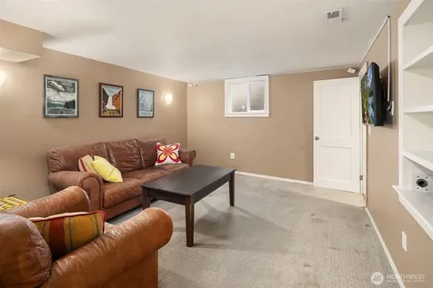 6702 5th Avenue NW Seattle WA 98117