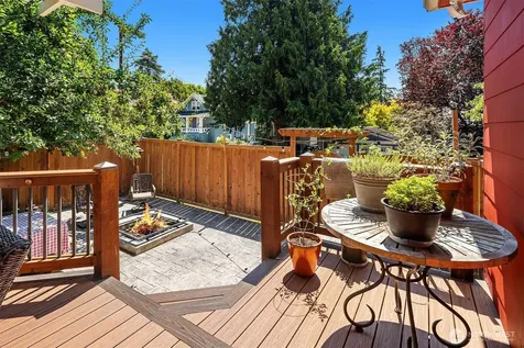 6702 5th Avenue NW Seattle WA 98117