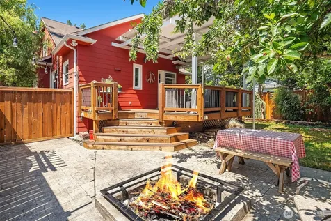 6702 5th Avenue NW Seattle WA 98117