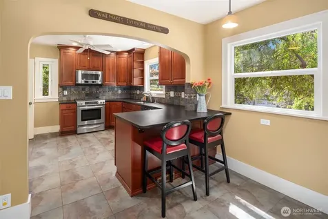 6702 5th Avenue NW Seattle WA 98117