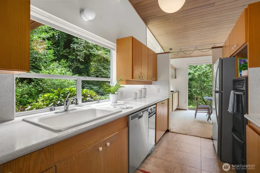 11880 NE 36th Place Bellevue WA 98005