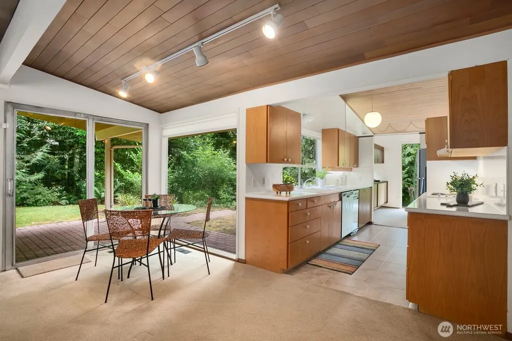 11880 NE 36th Place Bellevue WA 98005