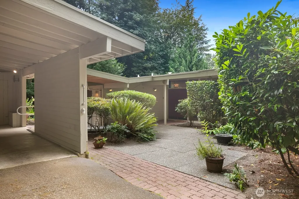 11880 NE 36th Place Bellevue WA 98005