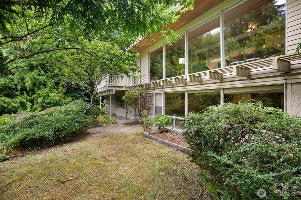 11880 NE 36th Place Bellevue WA 98005