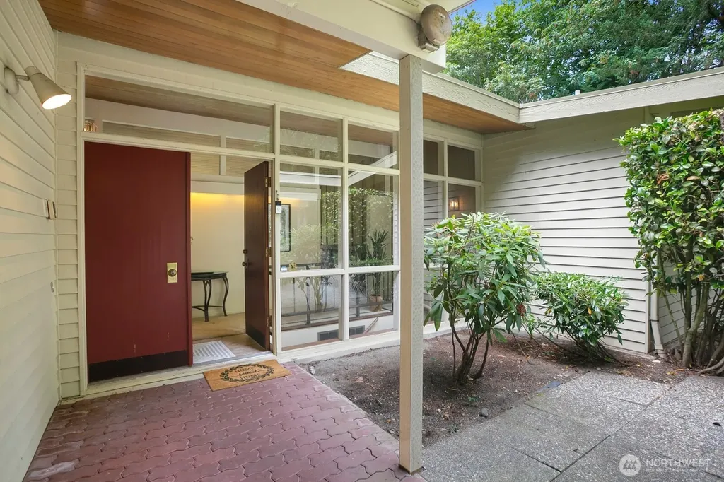 11880 NE 36th Place Bellevue WA 98005